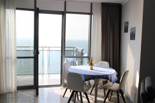 2 Bedroom Beachfront Apartment with Sea View & Balconies
