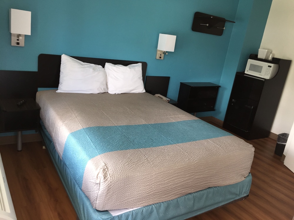 Motel6 Prairie Du Chien WI - photo 11