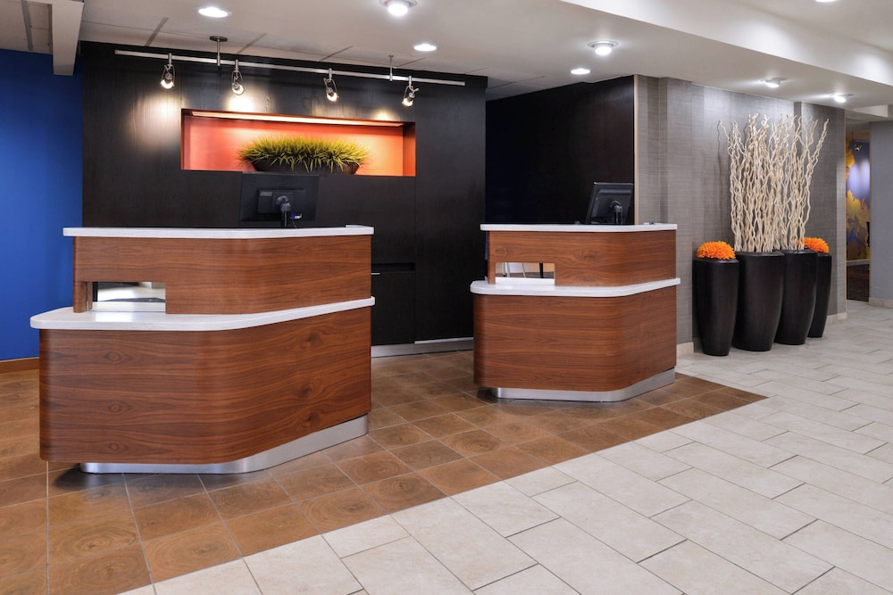 Country Inn & Suites by Radisson Brown Deer Milwaukee North - photo 41