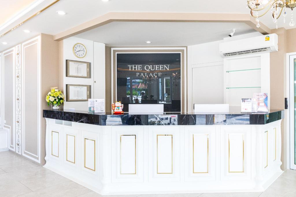 The Queen Palace — hotel in Yang Talat