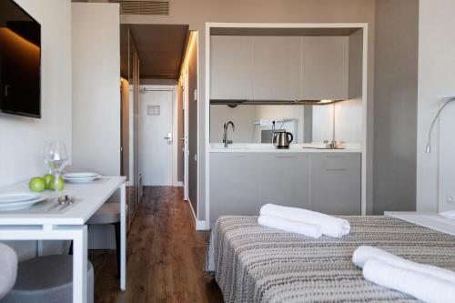 Onyx Palace DeLux
