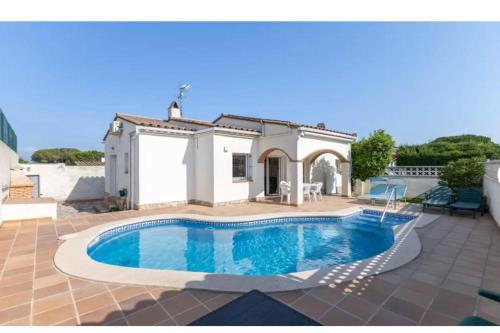 Cal Llop in L'escala, Spain