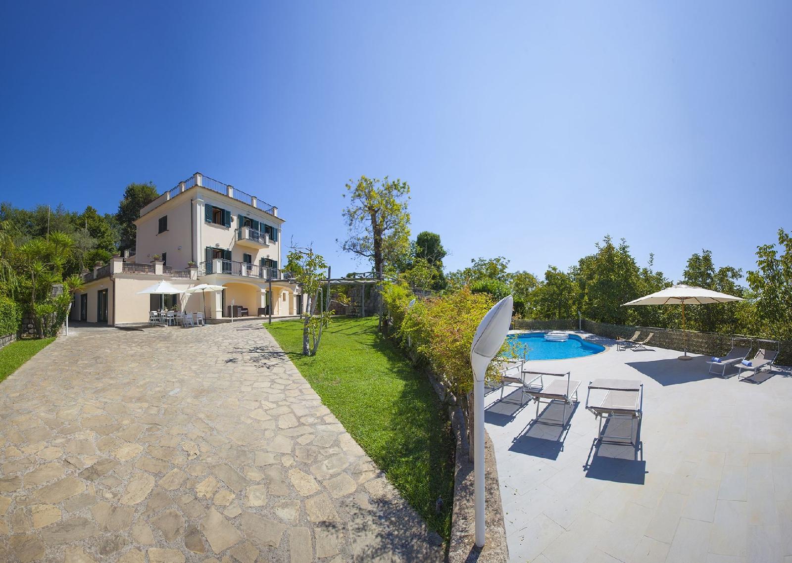 Villa Il Noce — 4-Star Luxury Hotel in Massa Lubrense, Italy