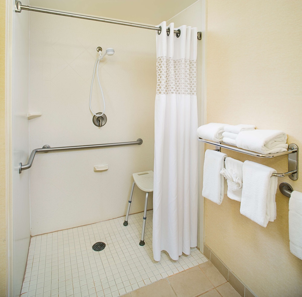 Hampton Inn & Suites Lancaster - photo 15