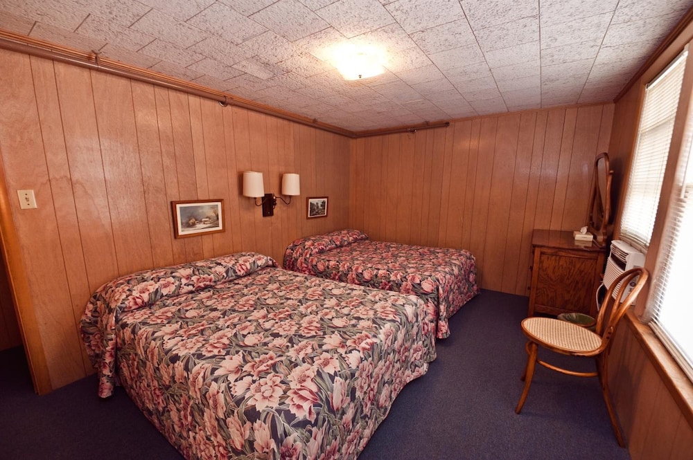 Lankford Hotel and Lodge - photo 22
