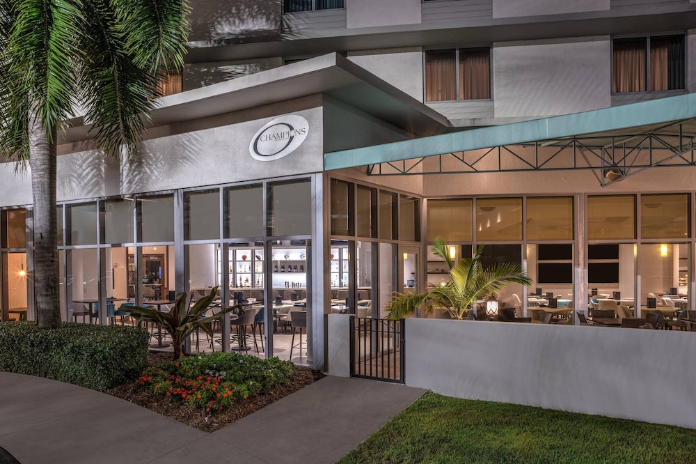Courtyard by Marriott Miami Airport - photo 34