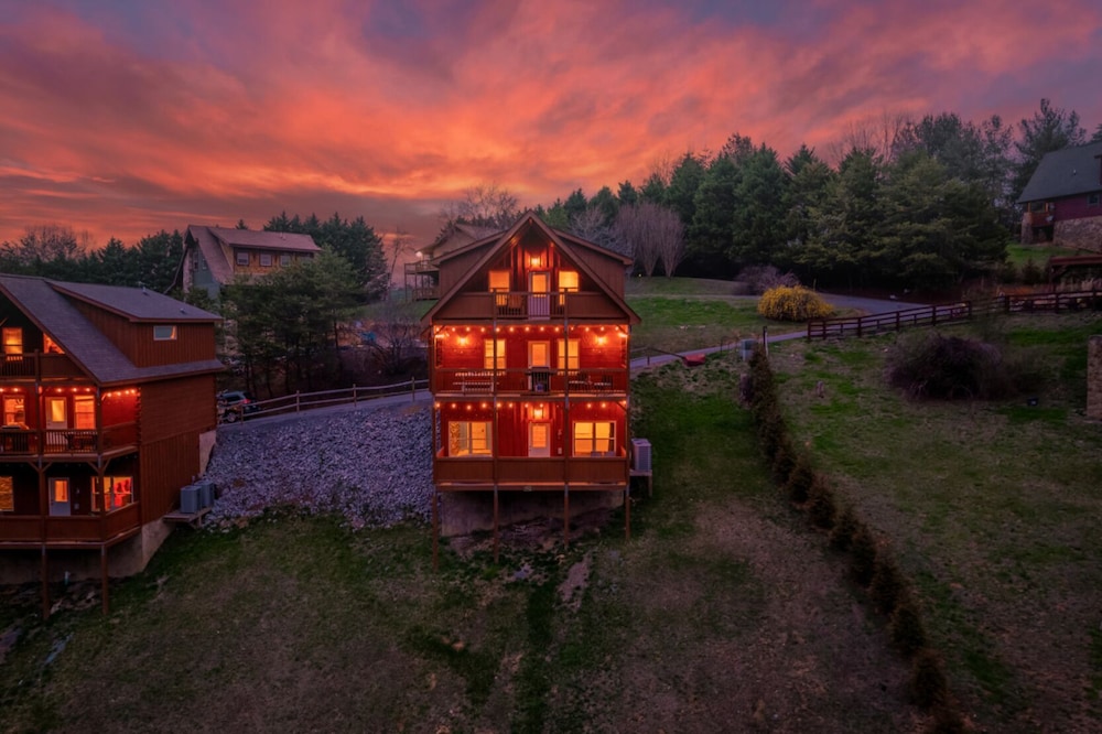Rustic Mountain Retreat by Ghosal Luxury Lodging - photo 3