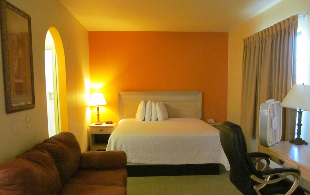 Sunbridge Inn & Suites - photo 4
