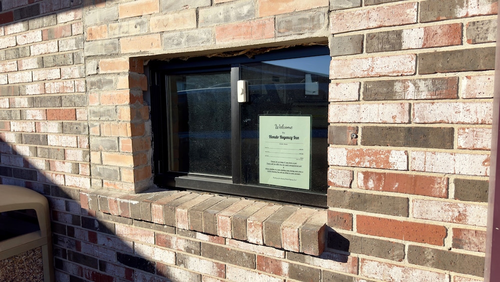 Regency Inn Hondo - photo 31
