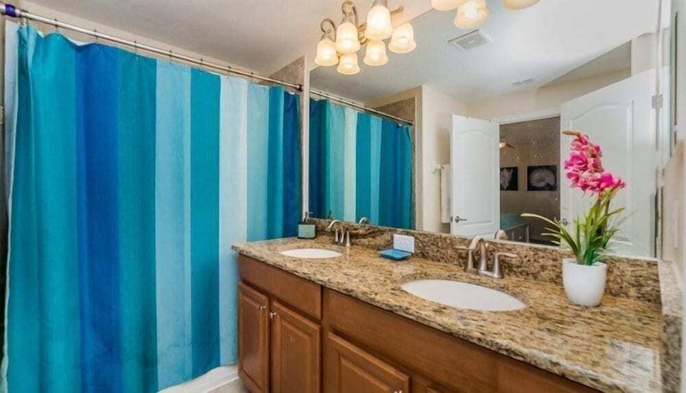 4 Bedroom 3 Bath Town Home With Pool in Paradise Palms Resort - photo 4
