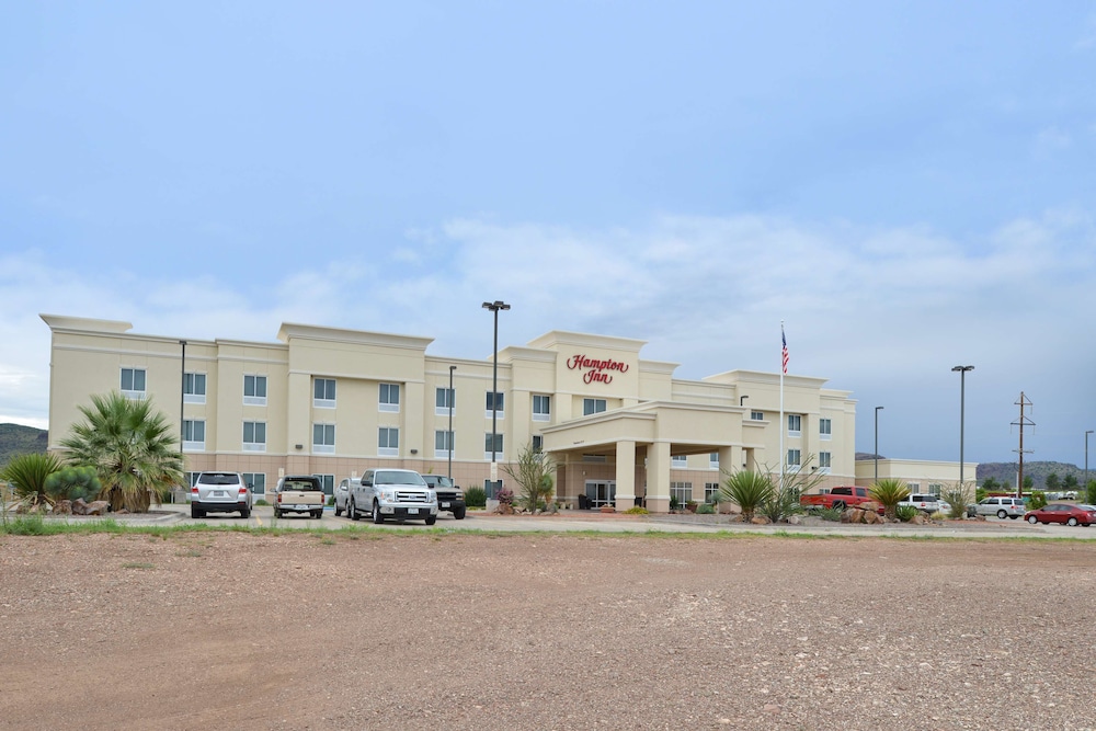 Hampton Inn Alpine - photo 39