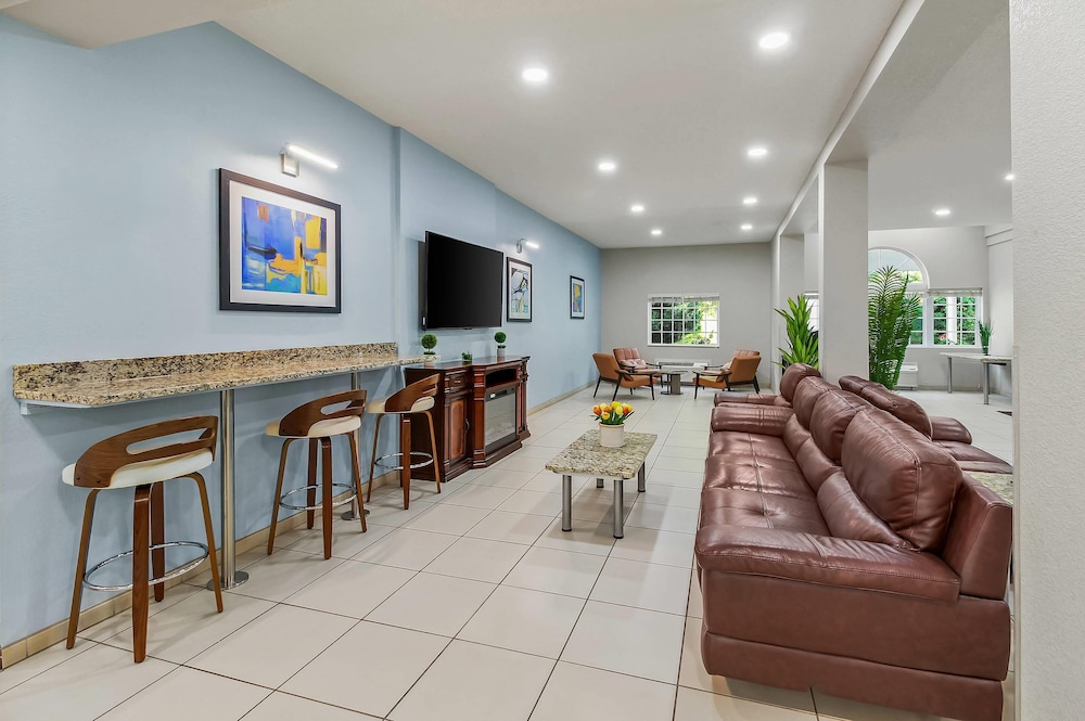 Quality Inn & Suites - last minute hotel in Washington