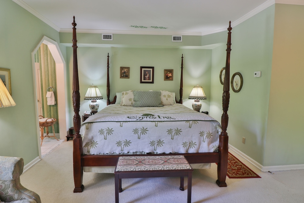 The Cypress Inn Bed & Breakfast - photo 9