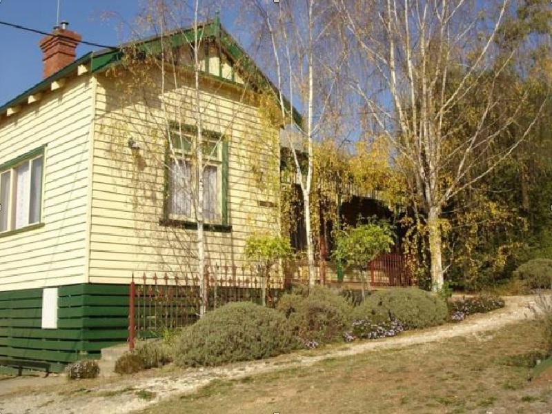 Ambleside On The Lake — Daylesford