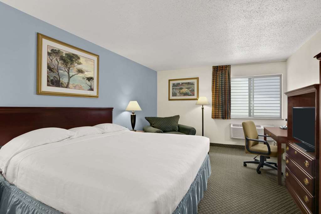 Super 8 by Wyndham Washington - photo 8