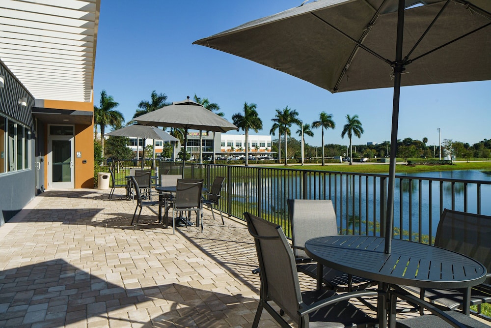 Fairfield by Marriott Inn & Suites Deerfield Beach Boca Raton - photo 20