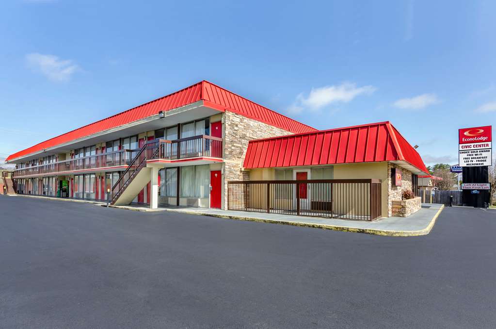 Econo Lodge Civic Center - photo 3