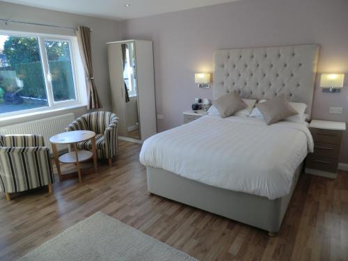 Coombe Dale Accommodation - carbon neutral hotel in Bristol