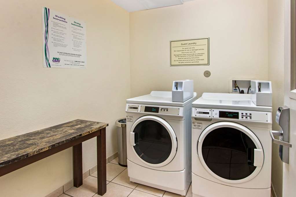 La Quinta Inn & Suites by Wyndham Albuquerque Midtown - photo 69