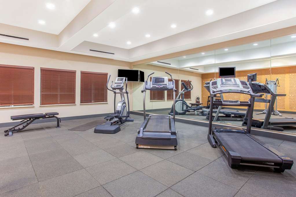 La Quinta Inn & Suites by Wyndham Gonzales TX - photo 6