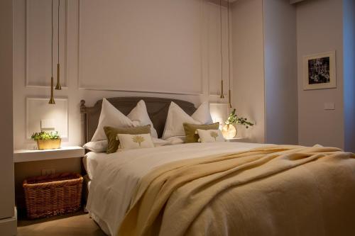 Suite Corti Cernobbio 1 Min Walk to Lake and Parking — 4-Star Luxury Hotel in Cernobbio, Italy