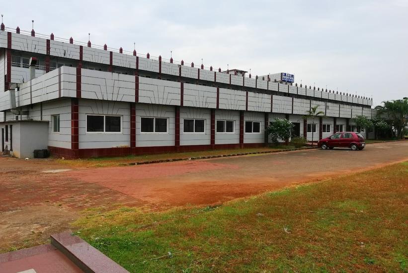 RNS Highway Hotel — hotel in Murudeshwara