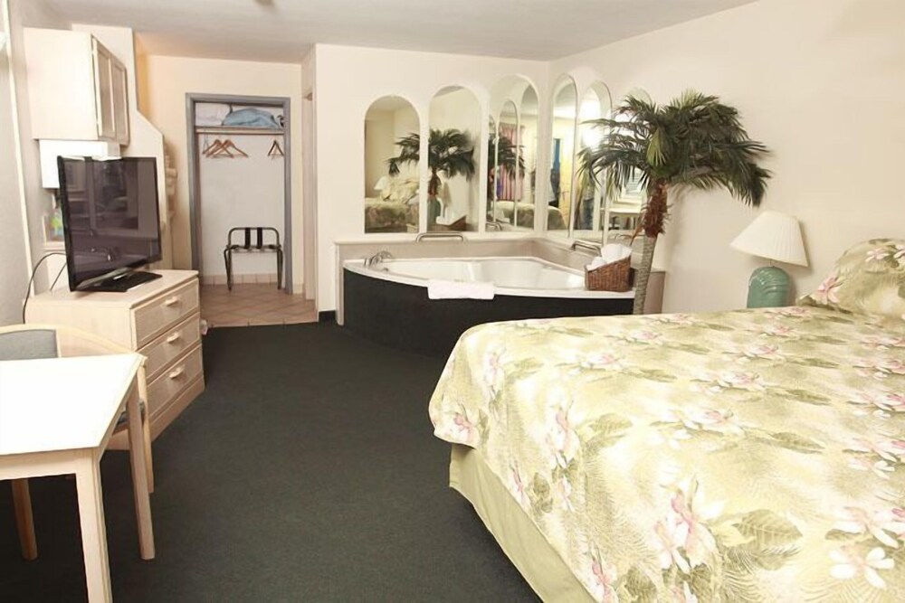 Beachfront Resort - photo 6