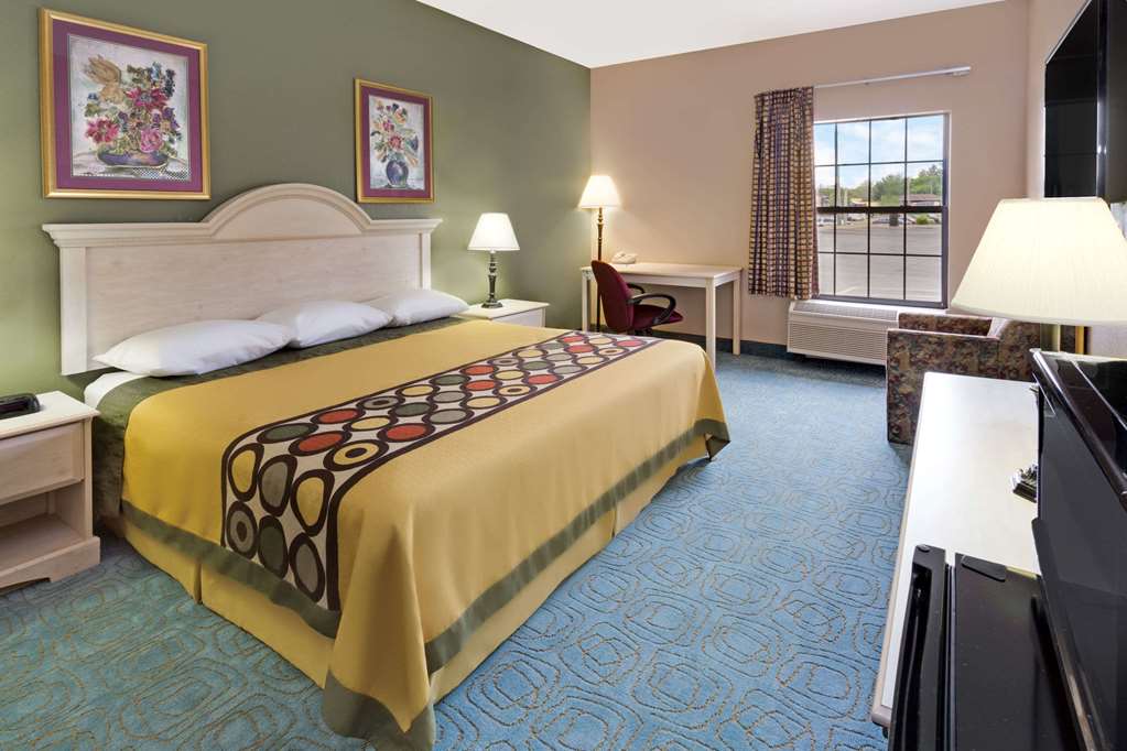 Super 8 by Wyndham Freeport - photo 12