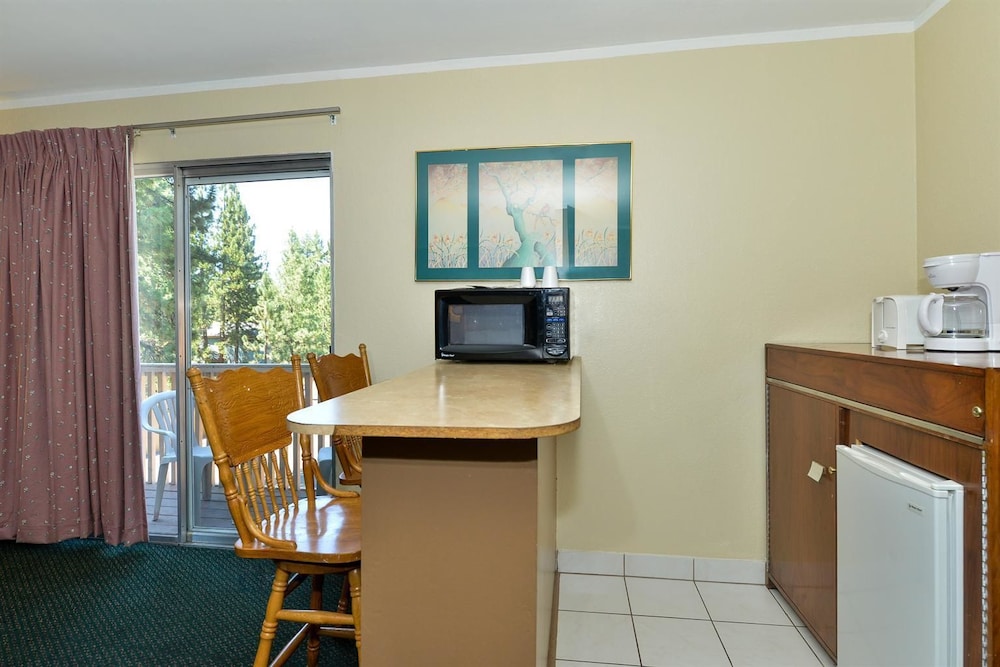 Americas Best Value Inn Casino Center Lake Tahoe - photo 5