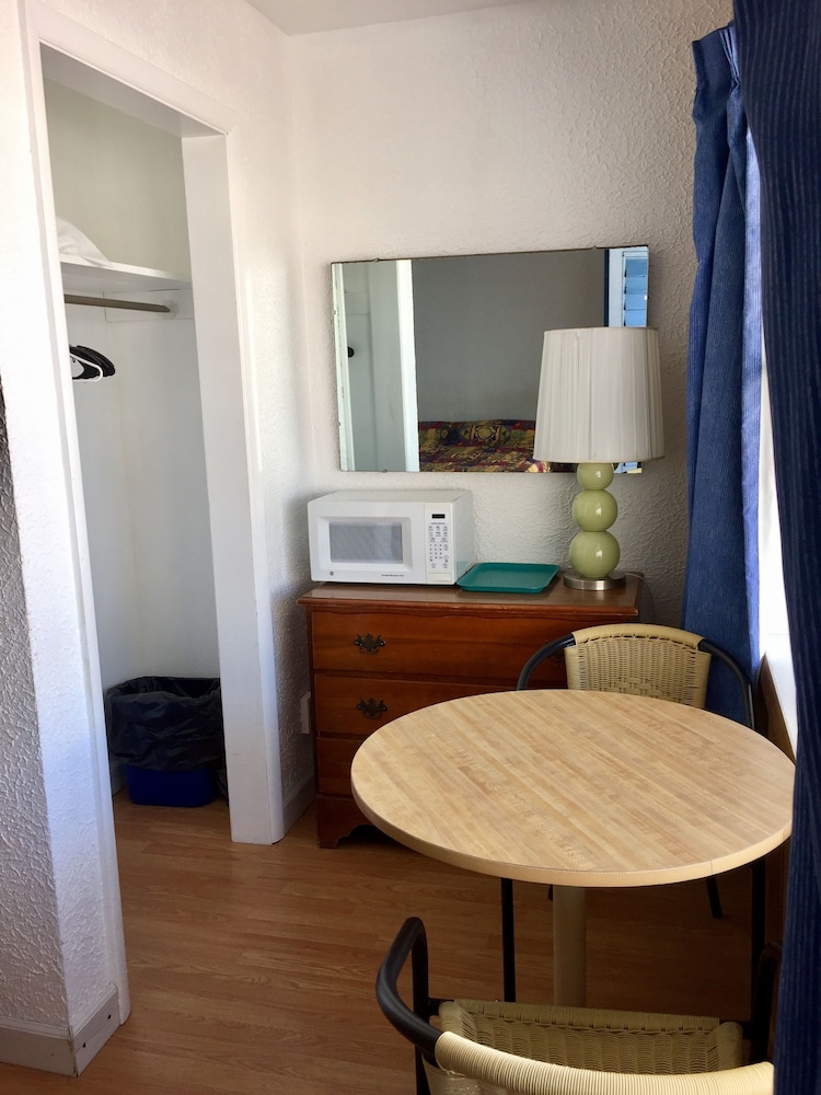 White Caps Motel - photo 12