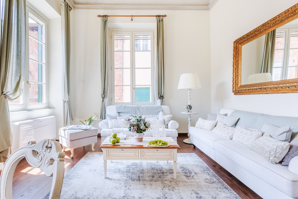 Le Antiche Scale - carbon neutral hotel in Lucca