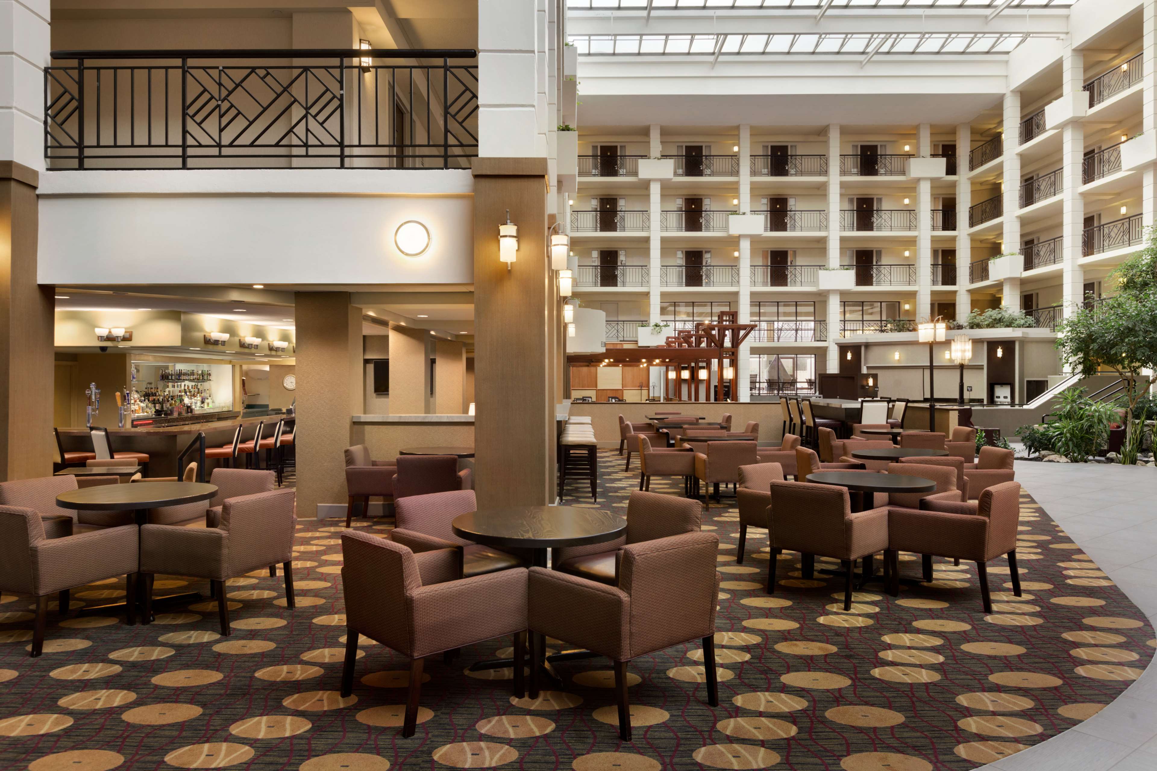 Embassy Suites by Hilton Piscataway Somerset - photo 21
