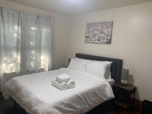 Lasalle Getaway Home — 4-Star Luxury Hotel in Niagara Falls, United States