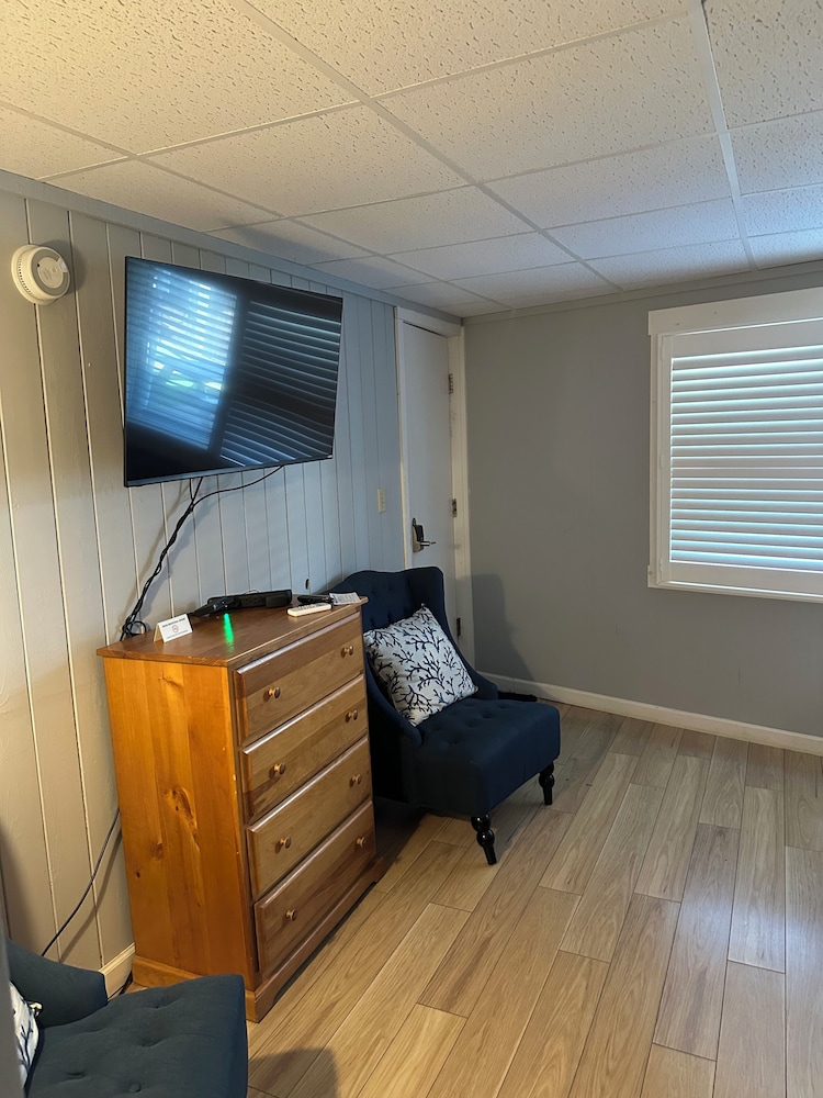Vineyard Harbor Motel Private Beach - photo 187