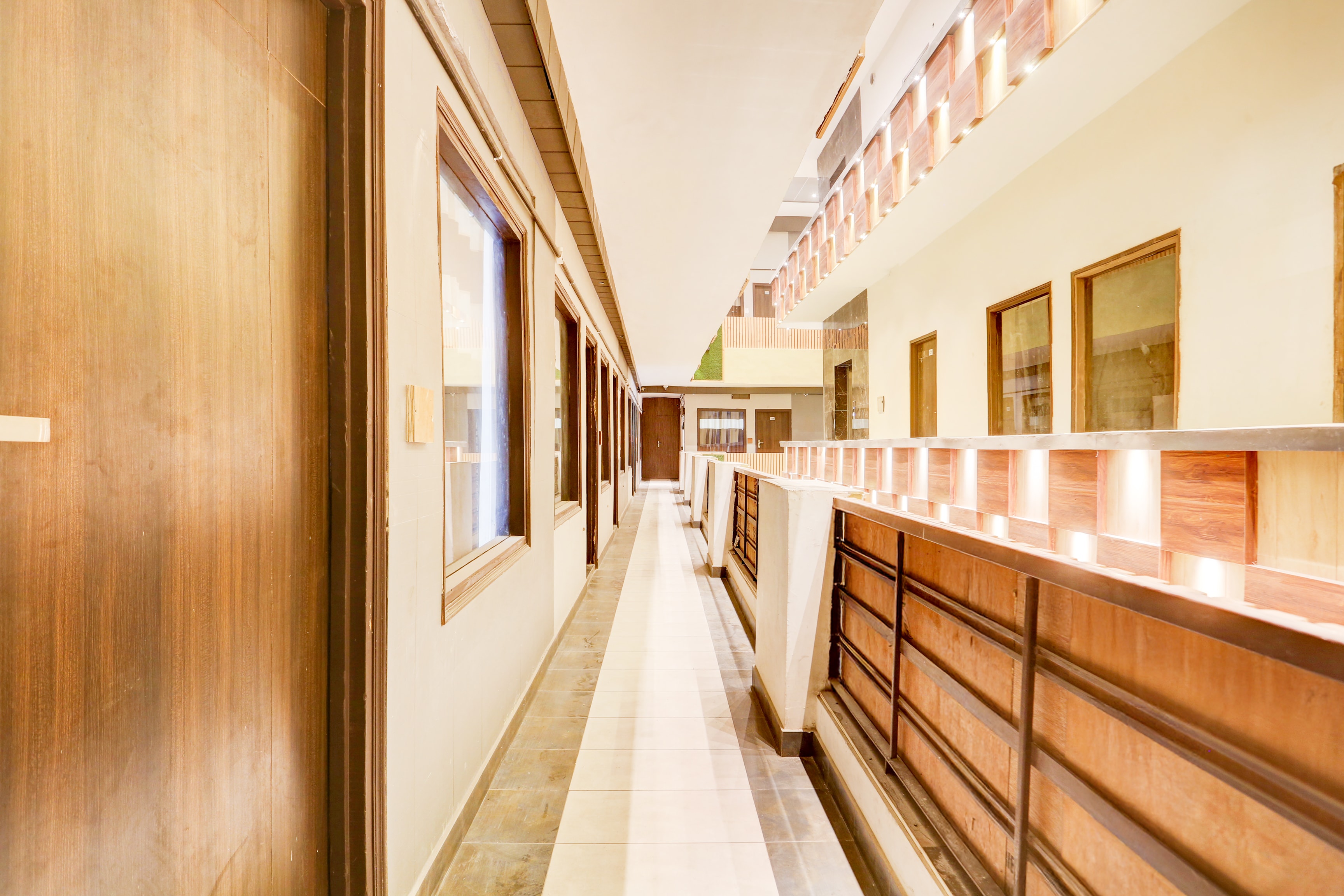 Super Townhouse Haibowal Chowk Near DMC