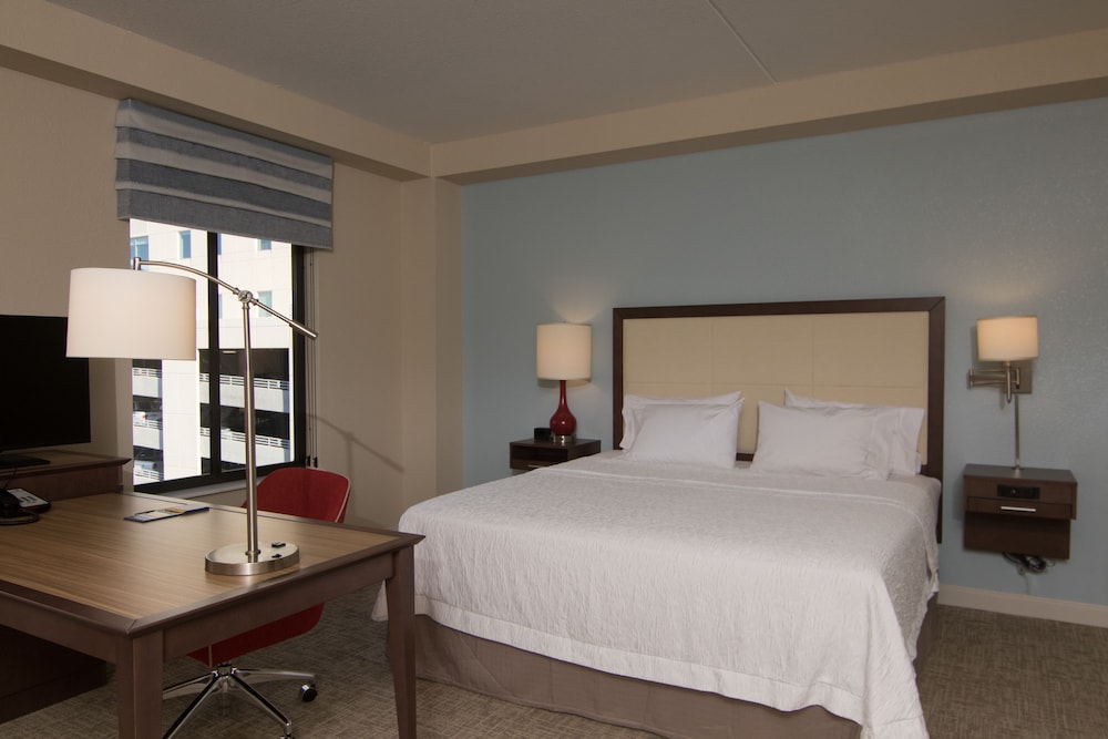 Hampton Inn & Suites Tulsa Downtown - photo 10