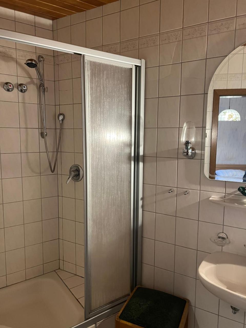 Doppelzimmer Nr 5 — Freiensteinau — photo 5