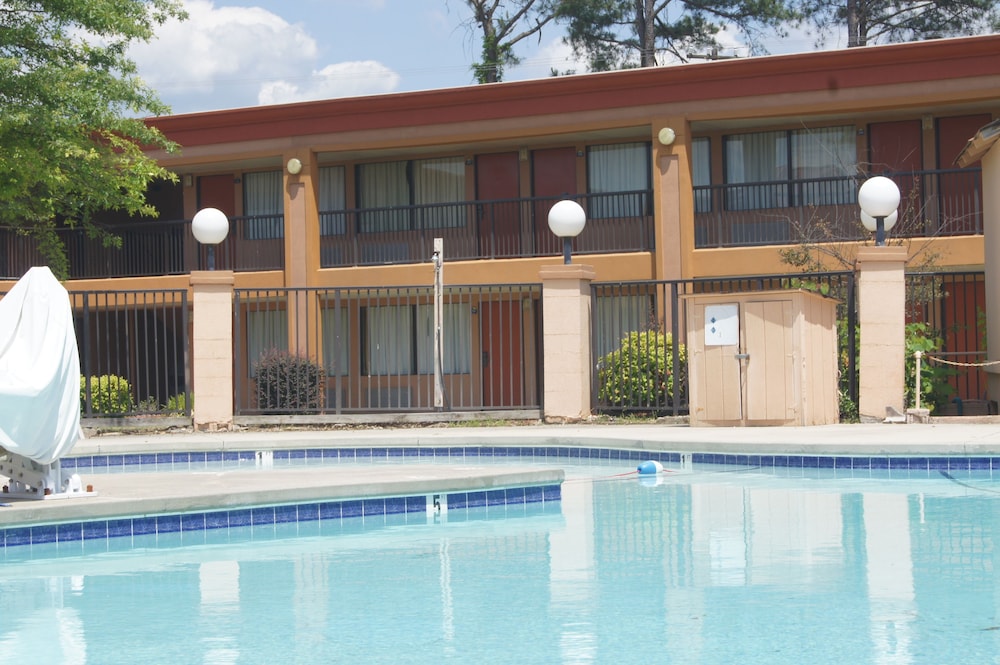 Days Inn by Wyndham Durham Near Duke University - photo 48