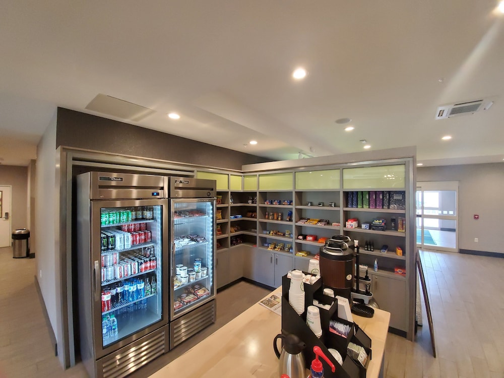 Holiday Inn & Suites Decatur Forsyth by IHG - photo 39