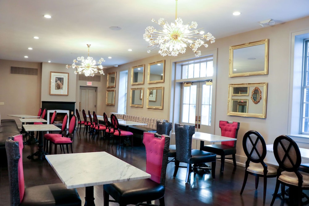 St. James Hotel Selma - photo 22