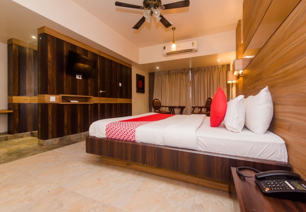 OYO 14699 Hotel Nakshatra Regency