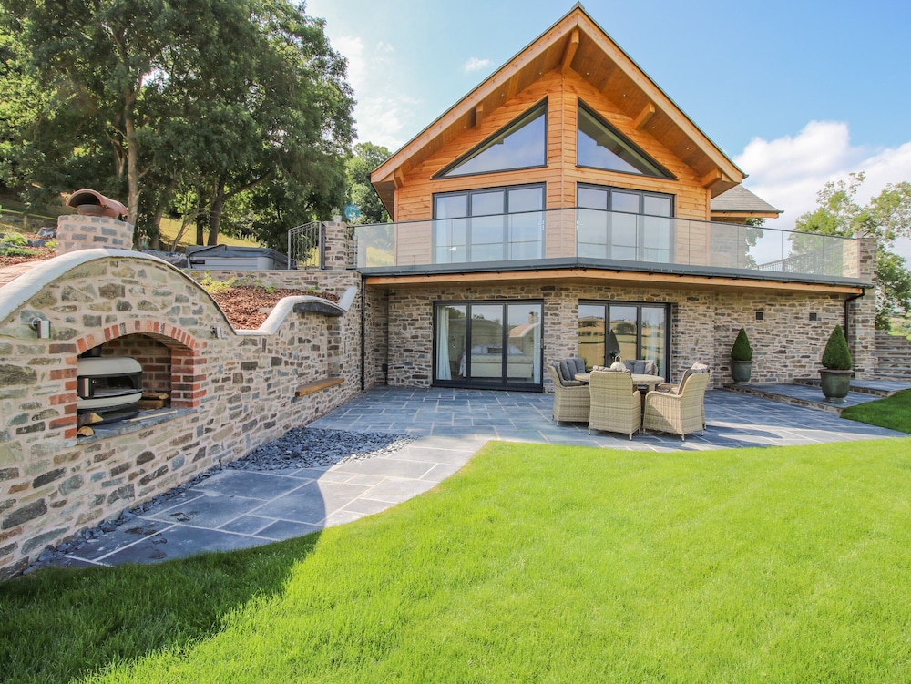Llety Cariad - carbon neutral hotel in Unknown City