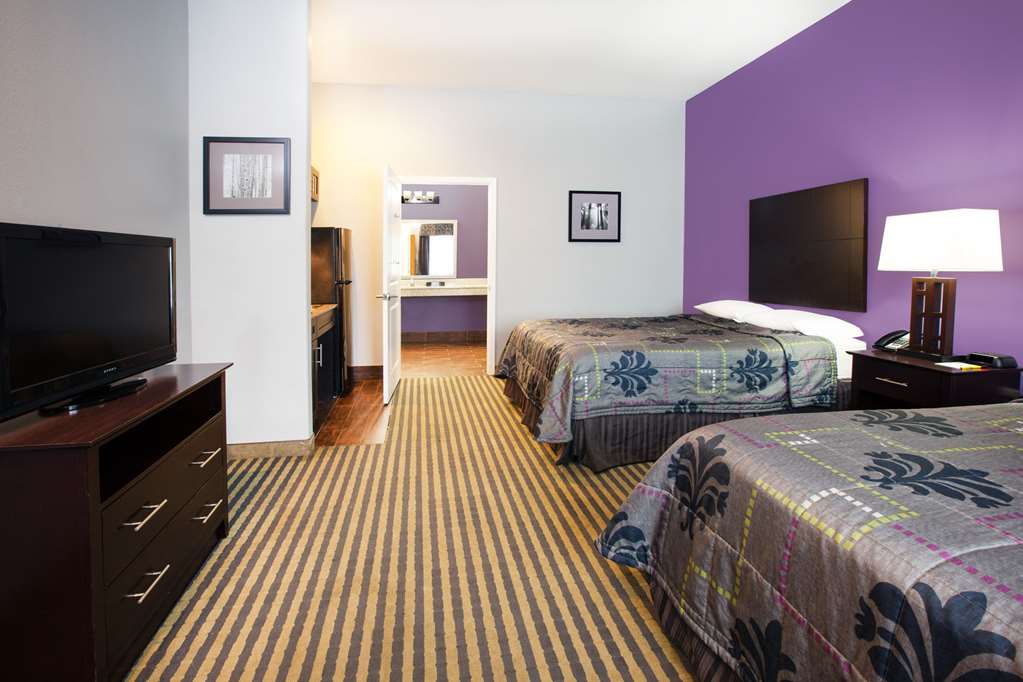 Super 8 by Wyndham Carthage TX - photo 14