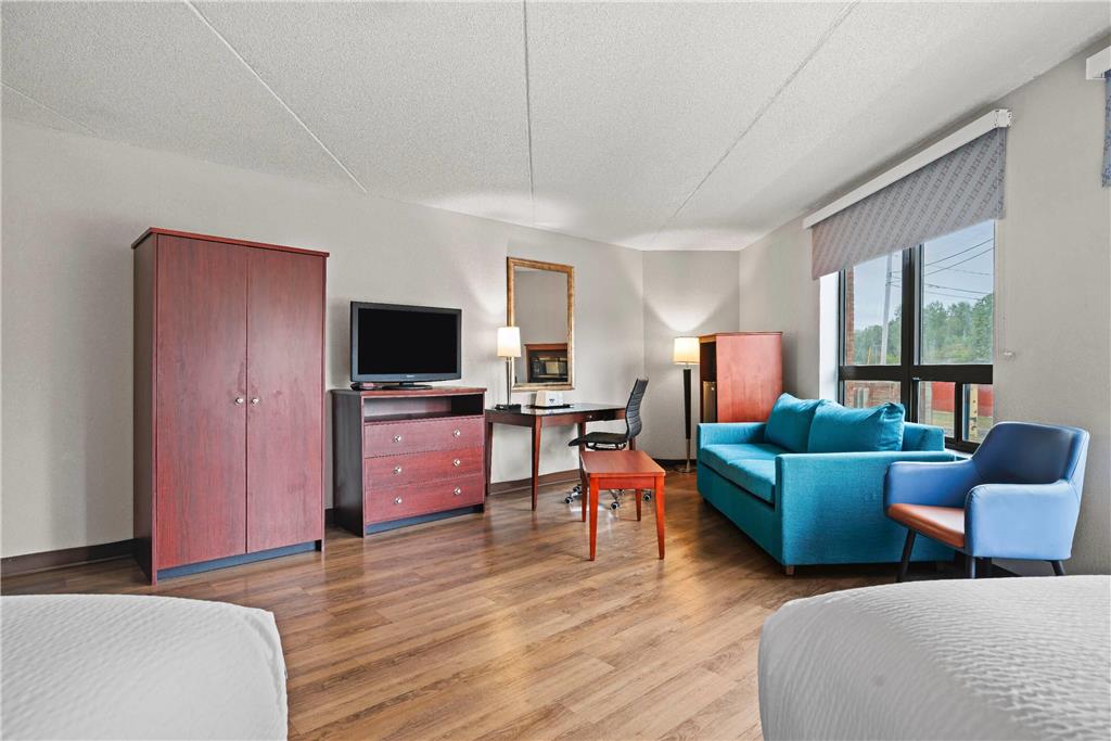 Days Inn by Wyndham Utica - photo 28
