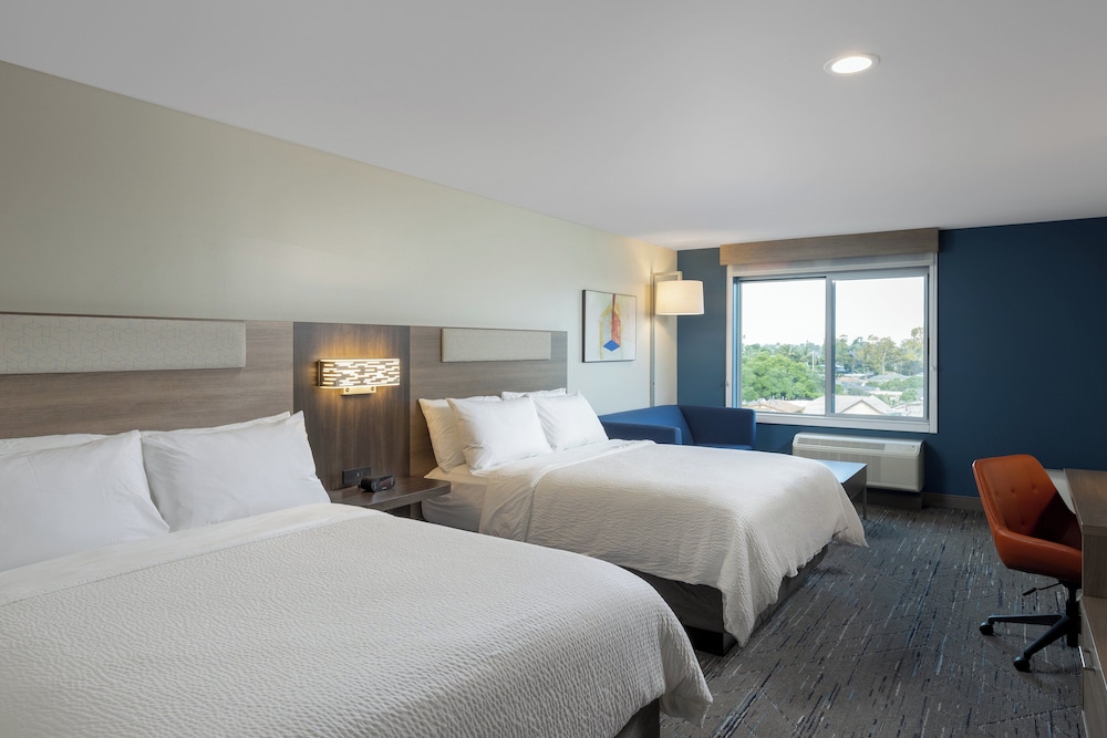 Holiday Inn Express & Suites Hawaiian Gardens by IHG - photo 15