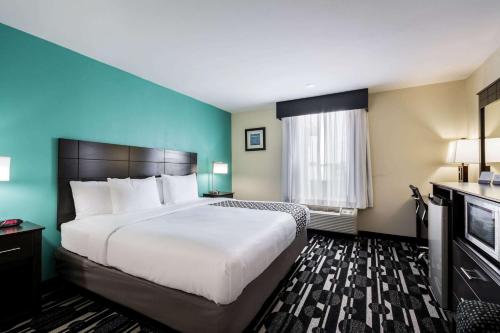 Baymont by Wyndham Oklahoma City Bricktown - photo 21