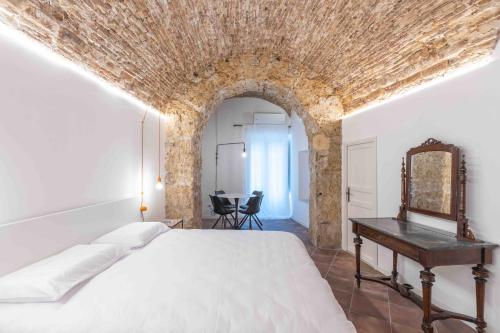 Calderai 82 suites 1 e 2 — 4-Star Luxury Hotel in Palermo, Italy