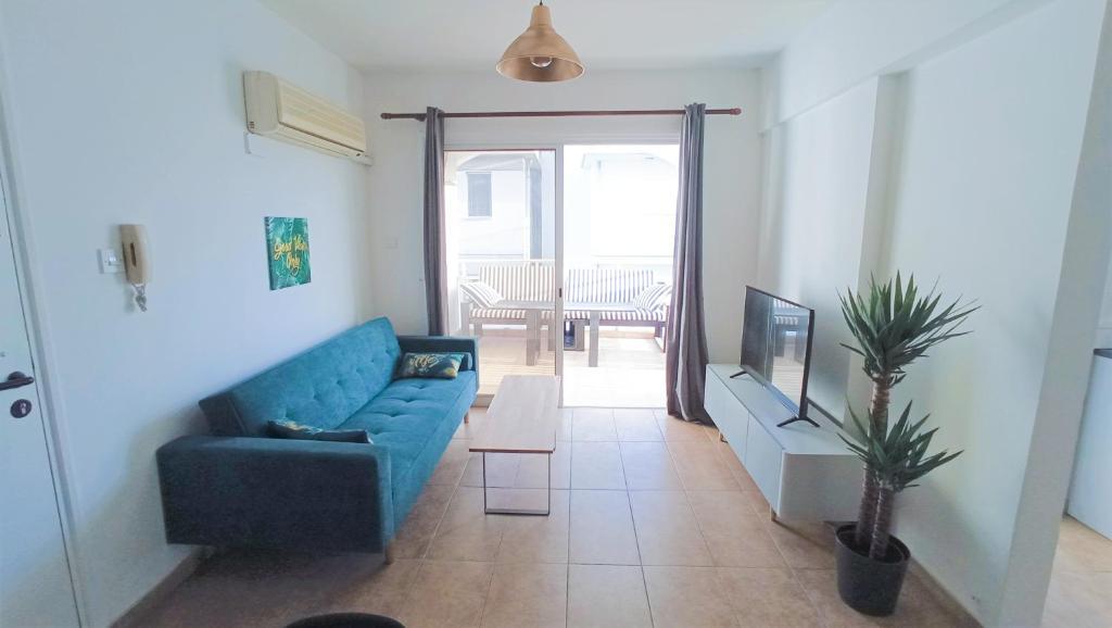 5 Min To the Beach Holiday Shared Apartment Private Room in 3 Bdr Apt