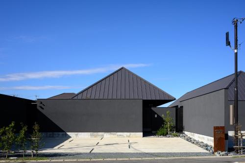 閑閑舎 — 4-Star Luxury Hotel in Togane, Japan