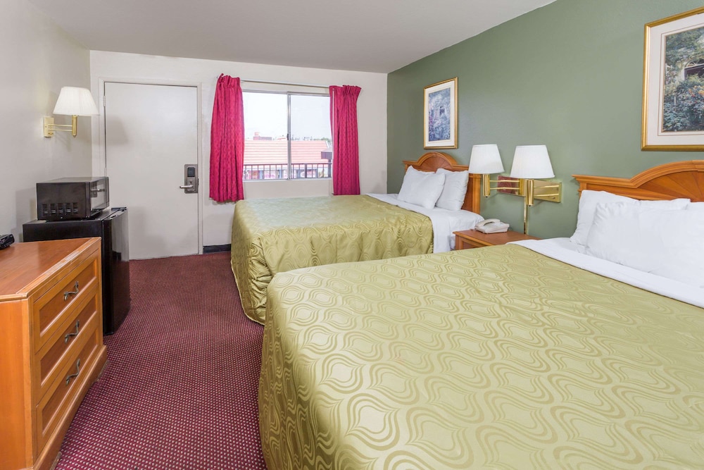 Days Inn by Wyndham San Bernardino - photo 6